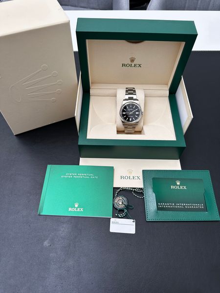 Rolex Oyster Perpetual 124300